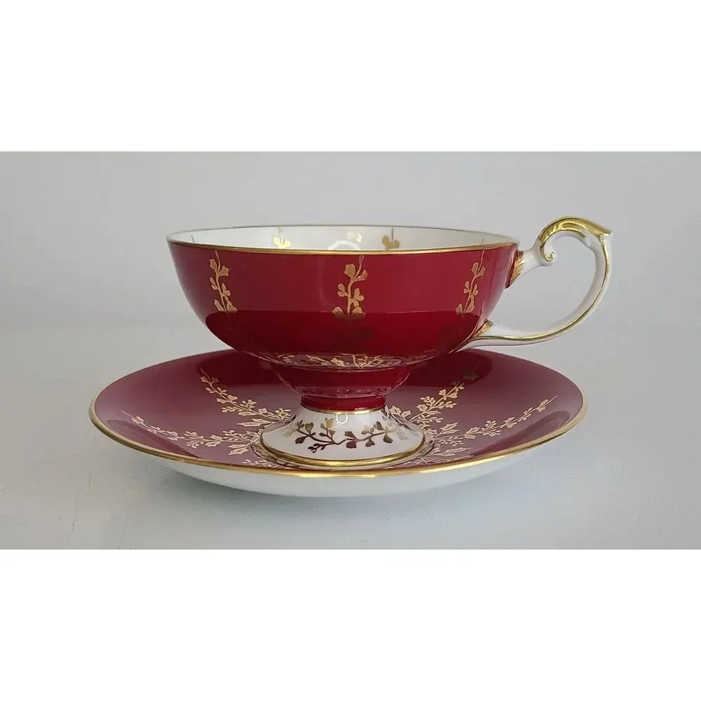 Vintage Stunning Aynsley Burgundy and Gold Teacup and Saucer,‎ Made In England - Picture 3 of 8